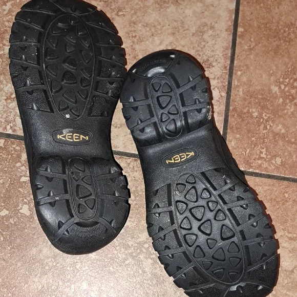 Keen Women's Black Leather Loafers - Picture 3 of 5